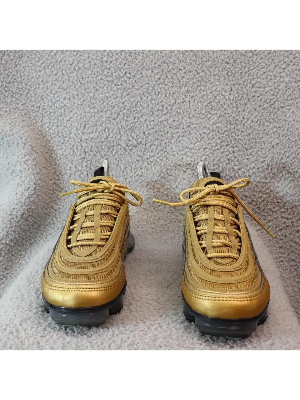 Nike Air Vapormax 97 GS Boys Size 6Y Gold AQ2657-700